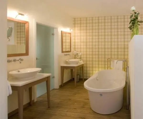 & Restaurant Grenzhof Hotell